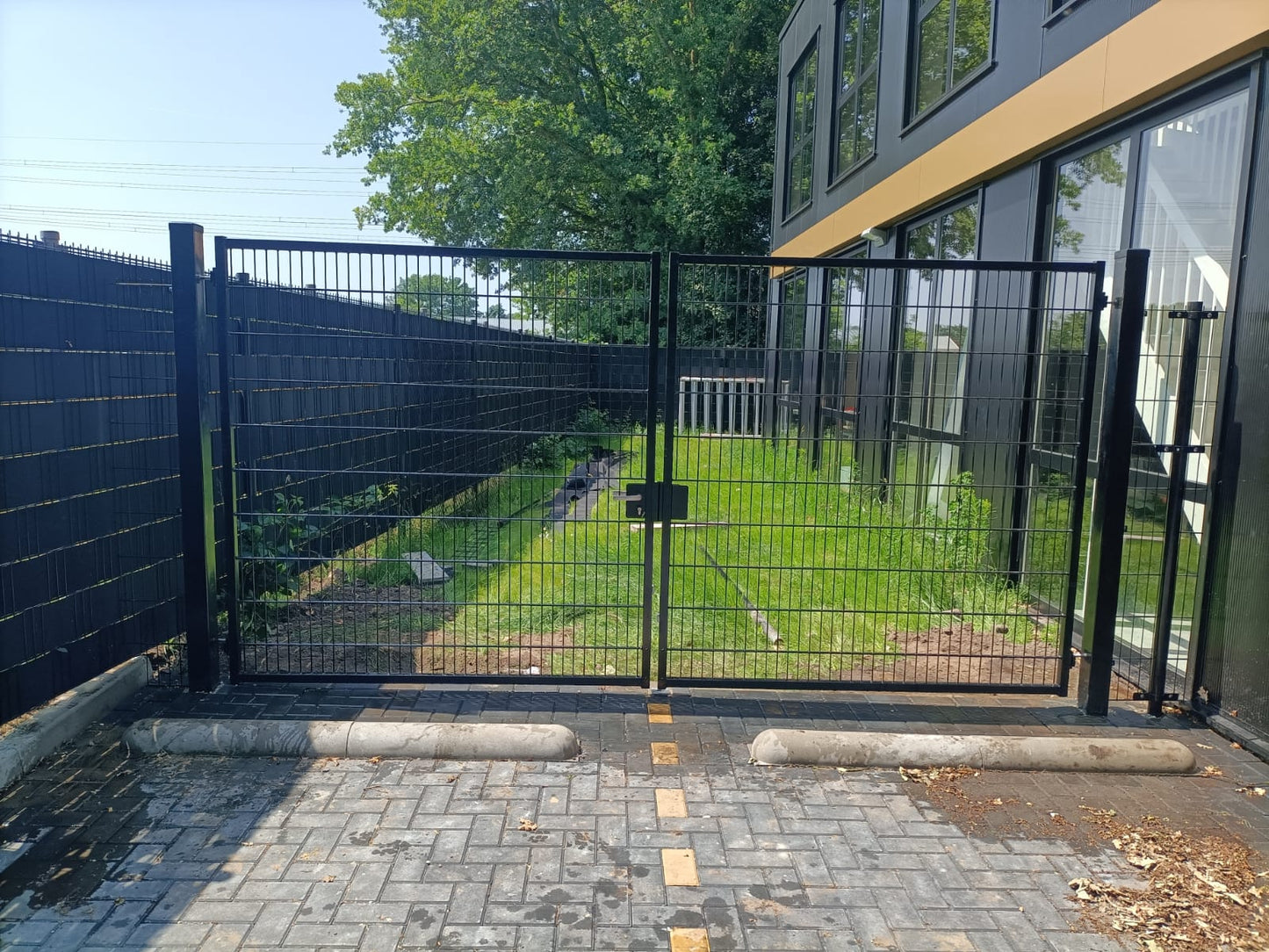 dubbele-poort-dubbelstaafmat hek-kopen hekwerk