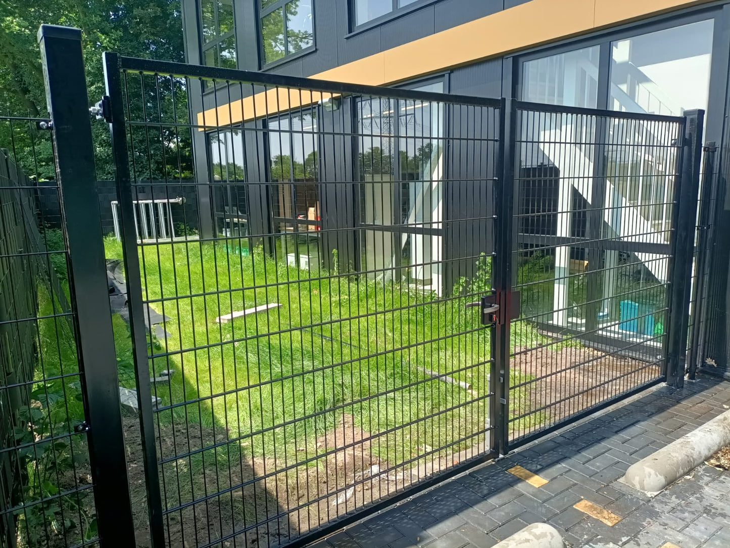 dubbele-poort-dubbelstaafmat hek-kopen hekwerk